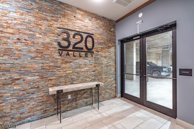 Foto del edificio - 320 Valley St