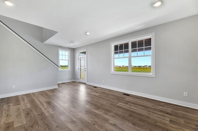 Foto del edificio - Spacious 3-Bed Home in Maize Schools – Roo...