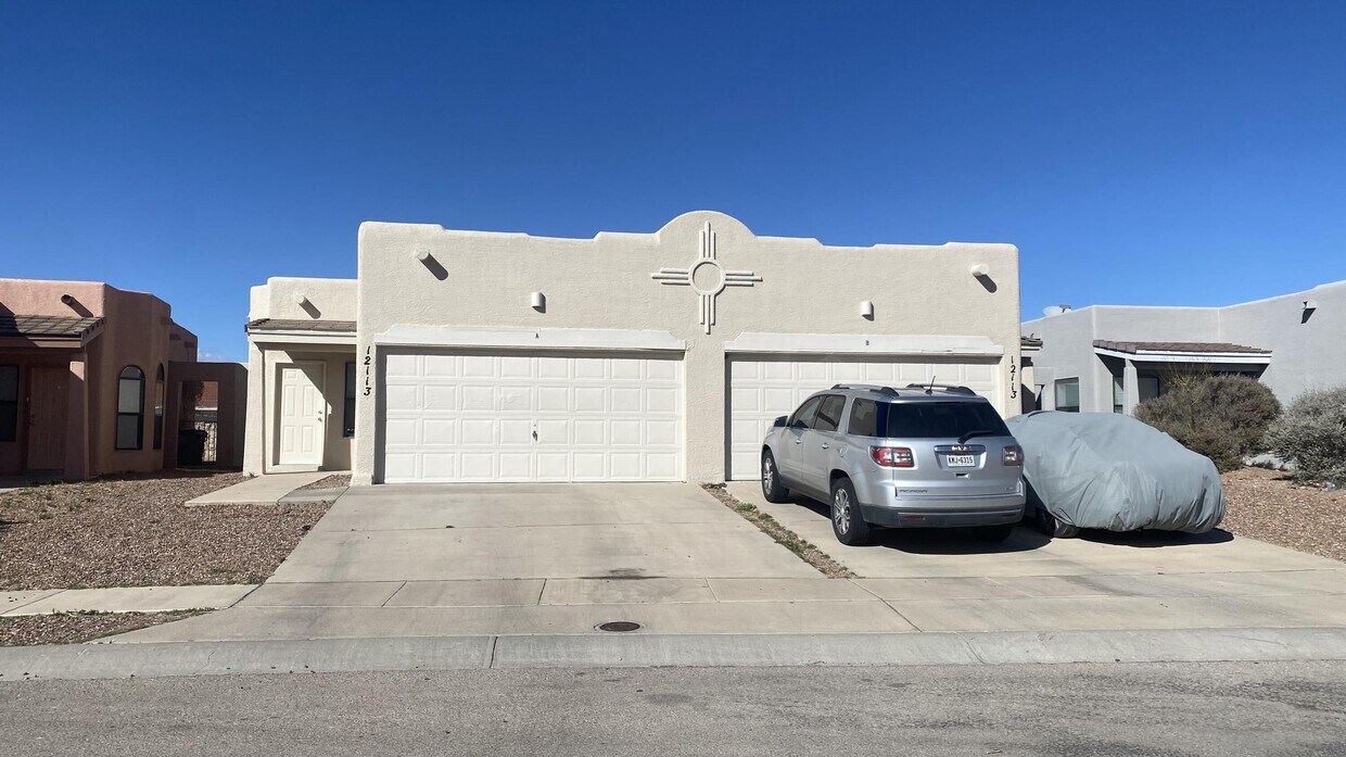 Primary Photo - 12113 Hunter Hill Way