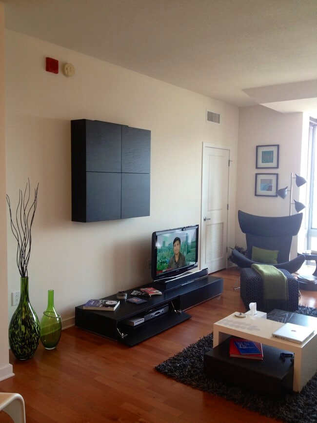 Building Photo - 475 K St NW