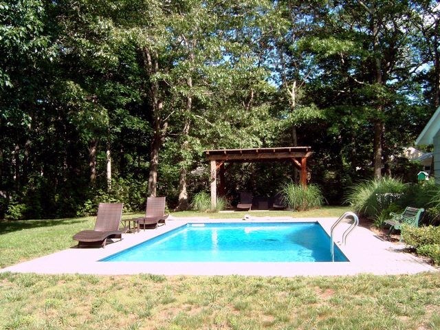 Primary Photo - 13 Peconic Ave