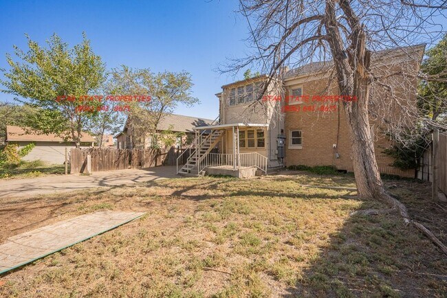 Building Photo - 1504 S Ong St