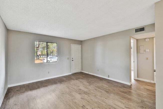 Building Photo - 5324 Westchase Ct
