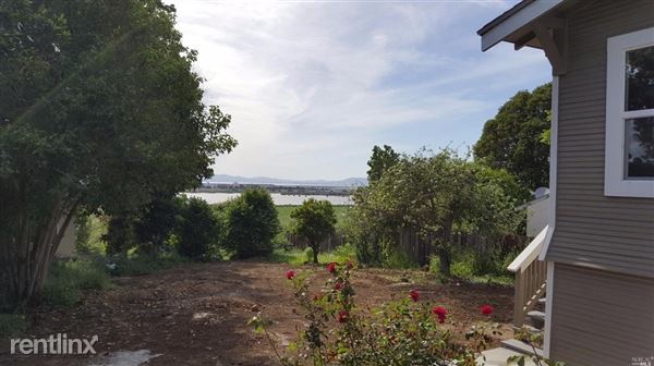 Building Photo - 109 Hilborn St