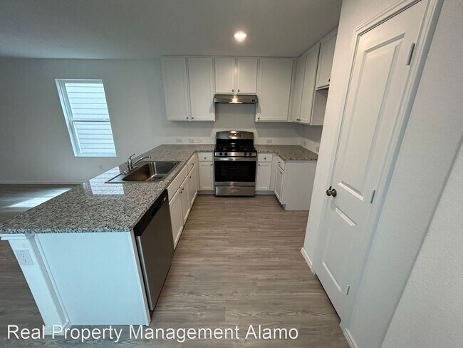 Foto del edificio - 3 br, 2.5 bath House - 11026 Tree Line
