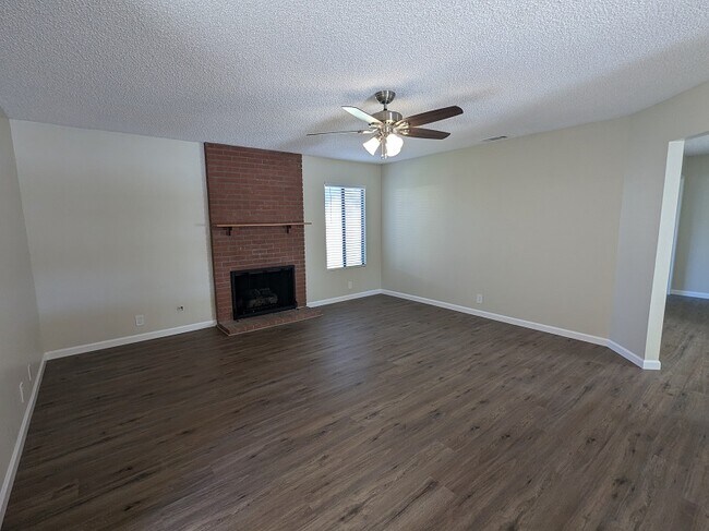 Building Photo - 733 Via Esmeralda