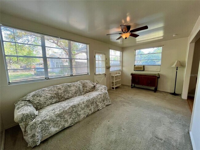 Foto del edificio - 108 W Comanche Ave