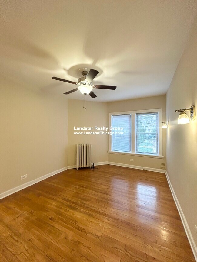 Building Photo - 1313 W Touhy Ave