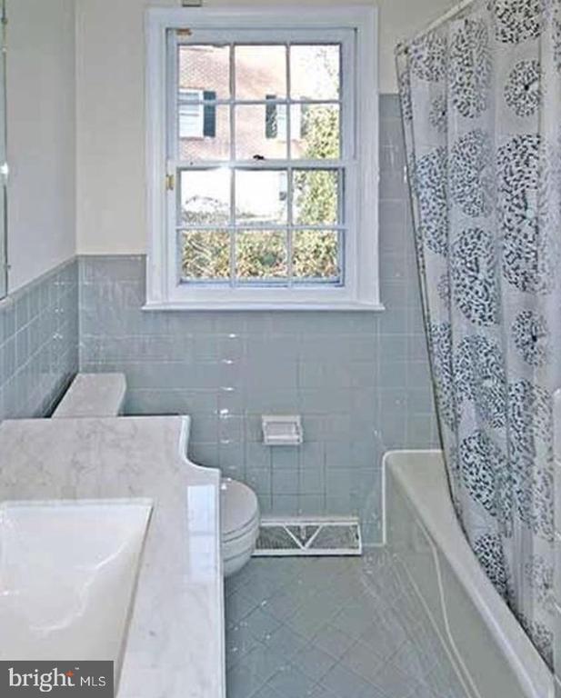 Foto del edificio - 1121 Club House Rd
