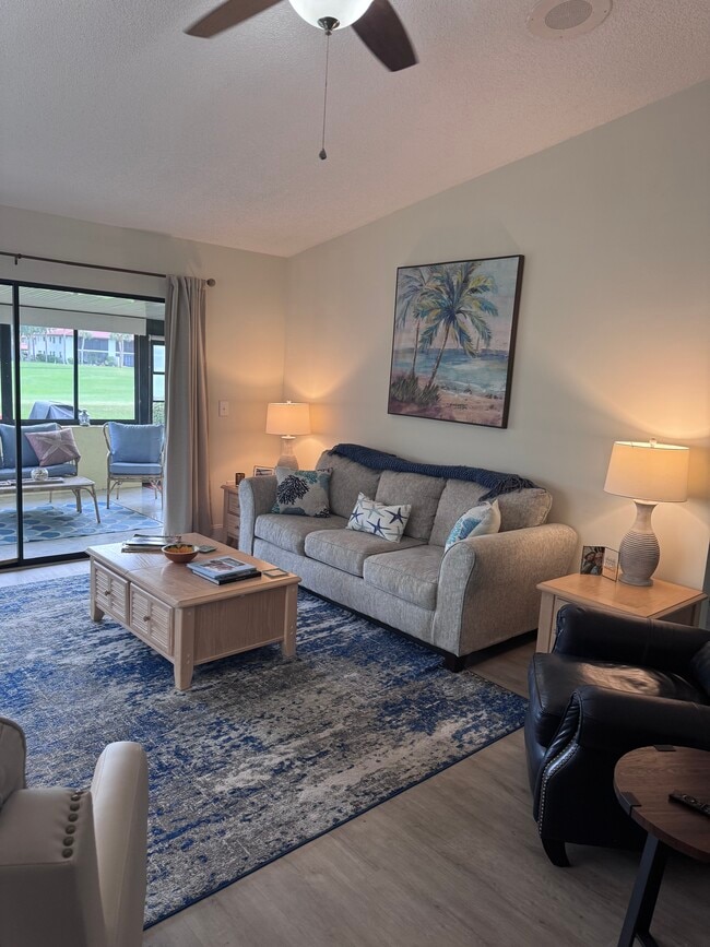 Building Photo - 3509b Avenida Madera