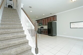 Building Photo - 990 Grenshaw St