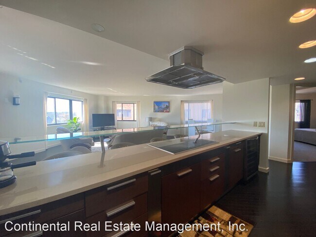 Foto del edificio - 2 br, 2 bath House - 403 S. Allen Street #609