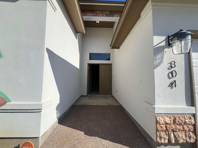 Building Photo - 304 John Irving Dr