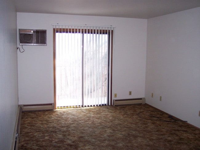 Building Photo - 10628 W Bobolink Ave