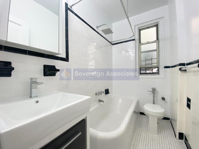 Foto del edificio - 106 Pinehurst Ave