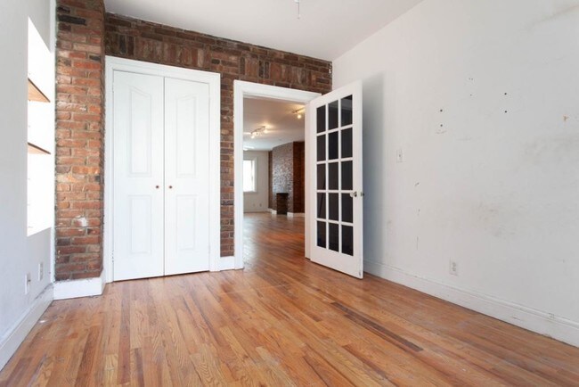 Foto del edificio - Amazing Sunny 2br on N7th+Wythe in brick t...