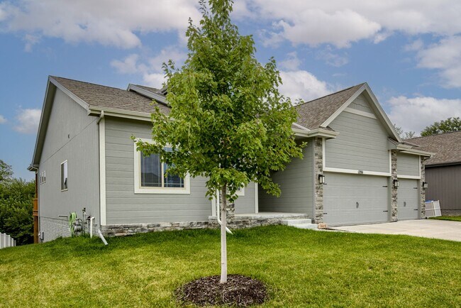 Foto del edificio - Gorgeous 3 Bedroom In Papillion!!
