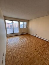 Building Photo - 263 MacLaren St