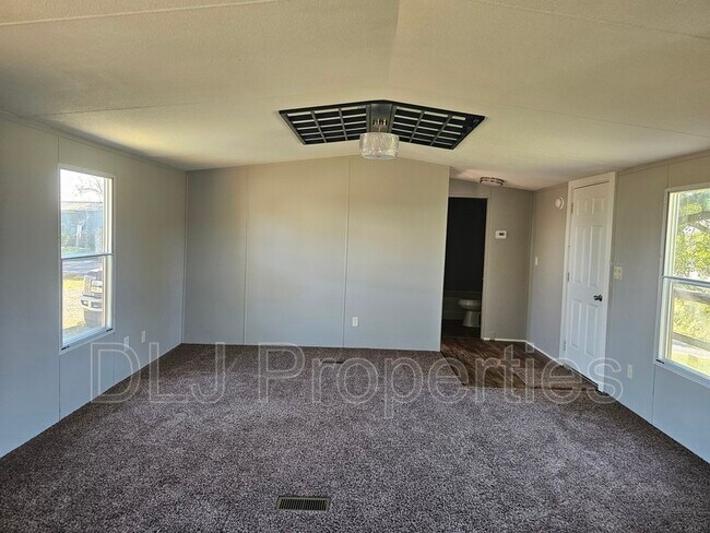 Foto del edificio - 924 Eslinger Ct