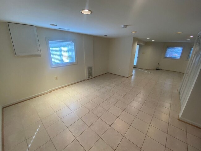 Foto del edificio - 3157 18th St NW