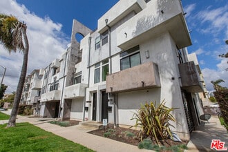 Building Photo - 8639 Whitworth Dr