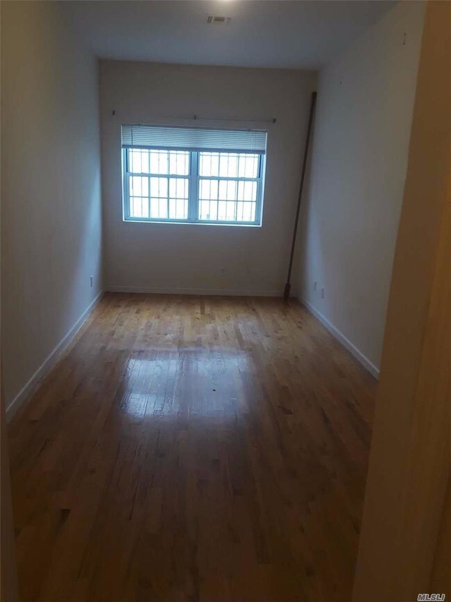 Building Photo - 71-64 161 St
