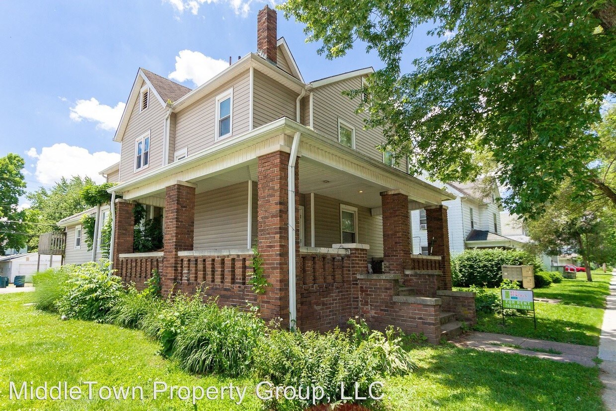 Primary Photo - 805-807 W University Ave