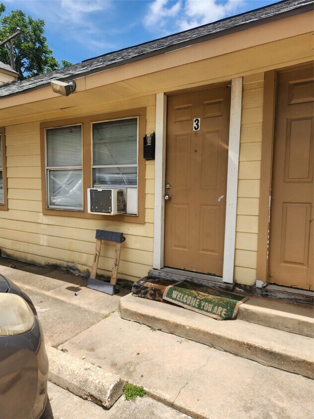 Foto principal - 1016 Miles St