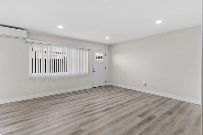 Foto del edificio - 3821 Marlborough Ave