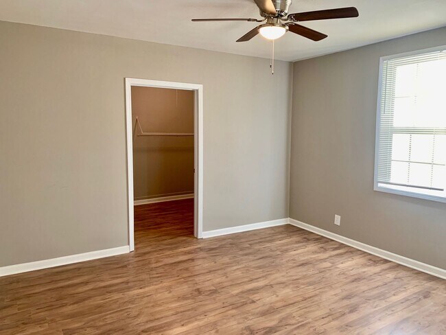 Foto del edificio - 2 Bedroom 1 Bath – For Rent!