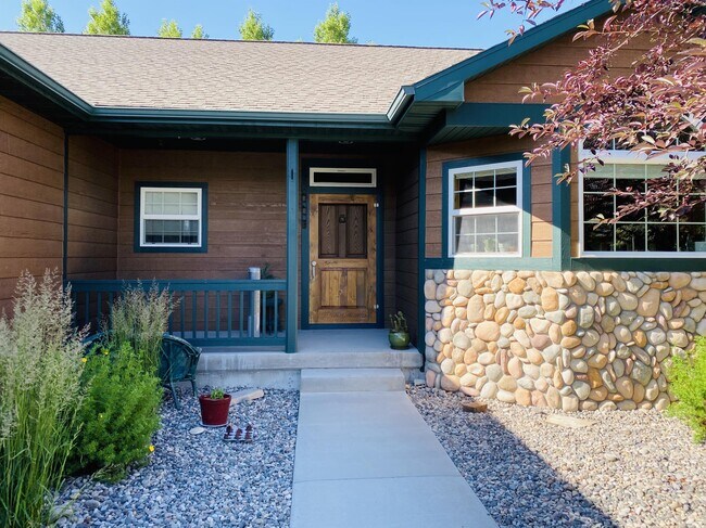 Building Photo - 309 Coral Dr