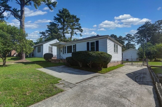 Building Photo - 3908 Gibson St