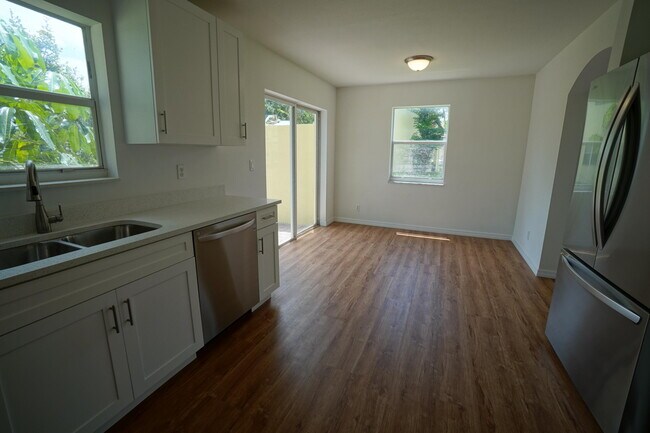 Foto del edificio - 792 Imperial Lake Rd
