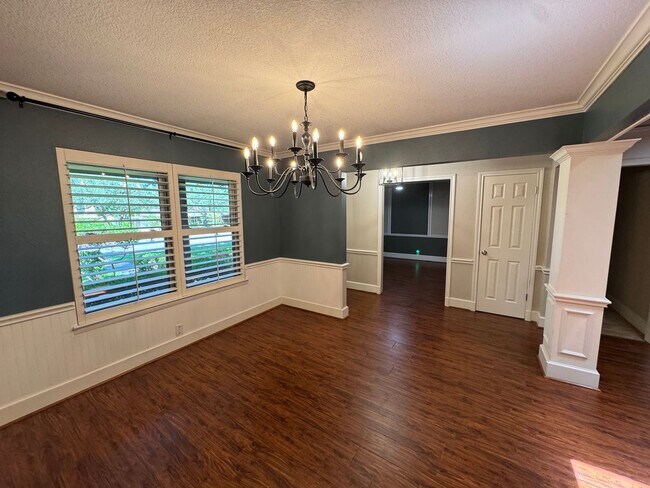 Foto del edificio - Gorgeous 3/3/2 Home on Spacious Corner Lot...