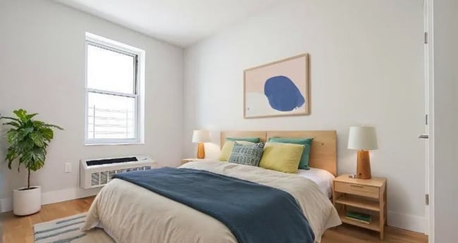 Photo - 90-02 Queens Blvd House