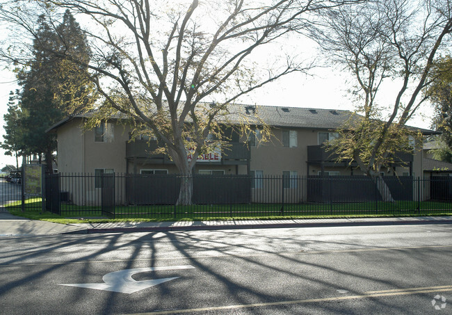 Primary Photo - Madera West Apartments