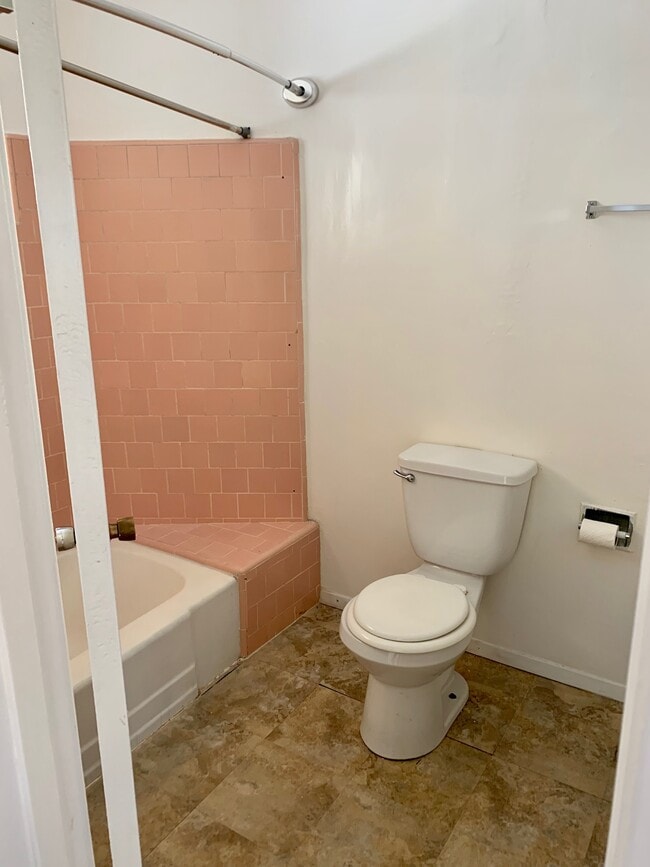 bathroom - 3861 Potomac Ave