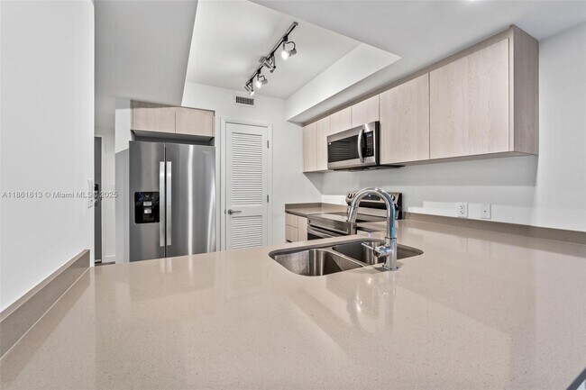 Foto del edificio - 1500 Bay Rd