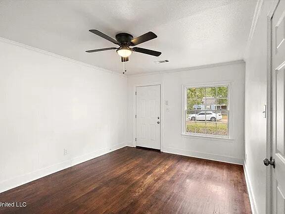 Foto del edificio - 551 Woodbury Rd