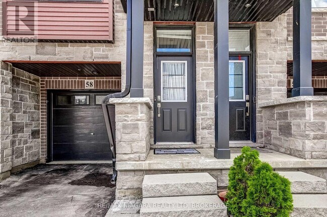 Photo du bâtiment - 461 Blackburn Dr