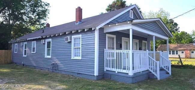 Building Photo - 410 Davis St