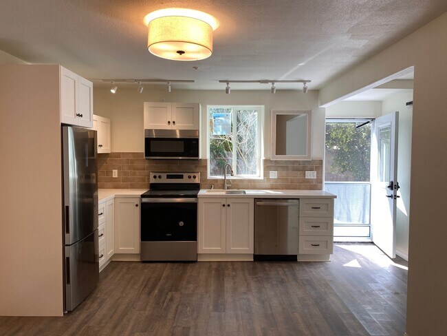 Cocina - 709 Bozanich Cir