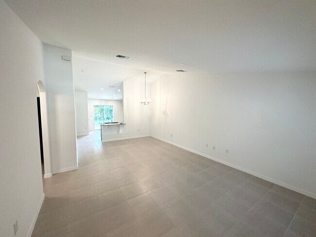 Building Photo - 40 Wellham Ln