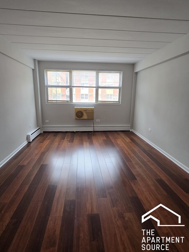 Foto del edificio - 6821 N Sheridan Rd