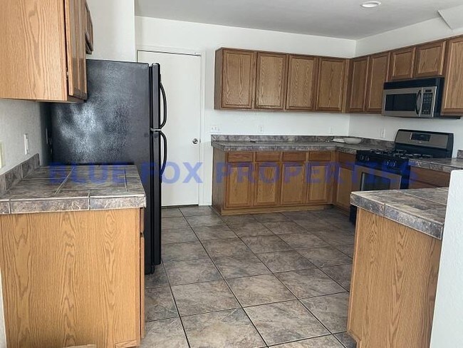 Building Photo - 1543 E Melridge St