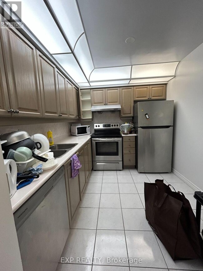 Building Photo - 18 Sommerset Way