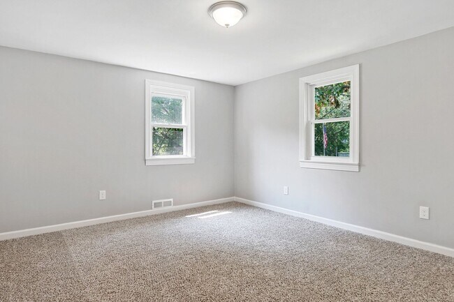 Foto del edificio - Spacious 3 Bedroom, 1 Bath Home in Central Dauphin Schools!