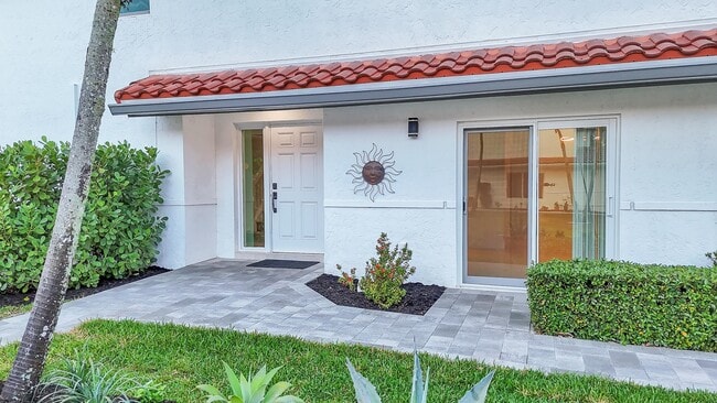 Foto del edificio - 8608 Vía Giula