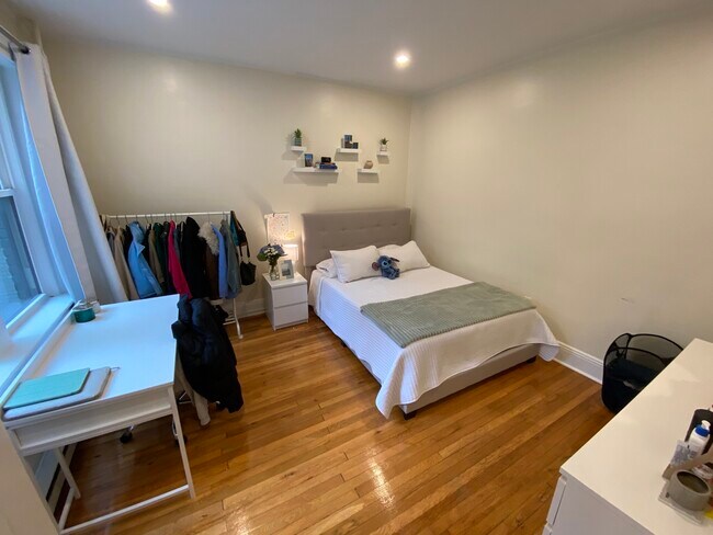 Foto del edificio - 63 Park Dr