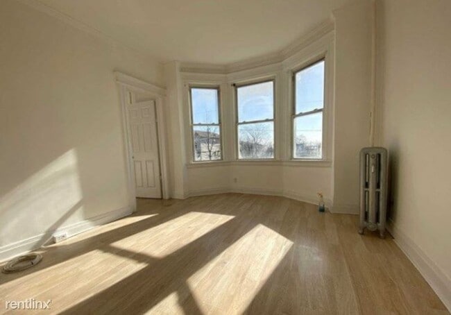 Building Photo - 3 br, 1 bath Apartment - 95 Chadwick Ave